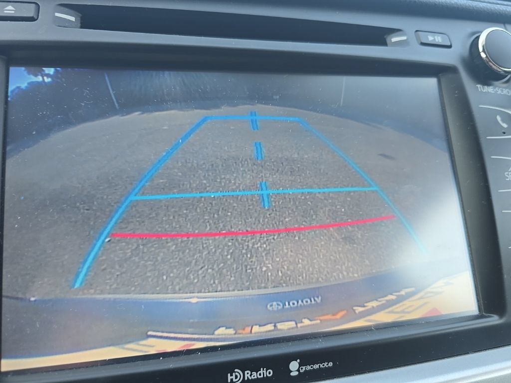 Used 2014 Toyota Highlander XLE AWD/4WD image 21