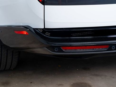 Used 2023 Land Rover Range Rover SE image 25