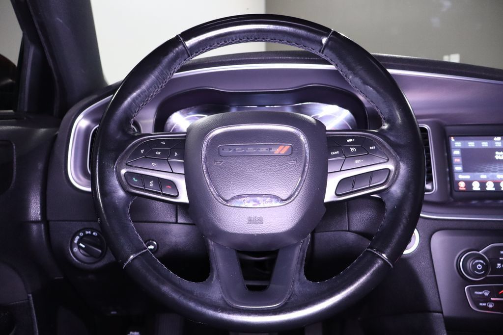 Used 2020 Dodge Charger SXT RWD image 15