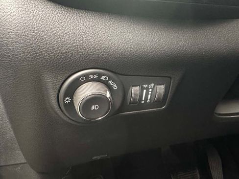 New 2026 Jeep Compass Limited image 27