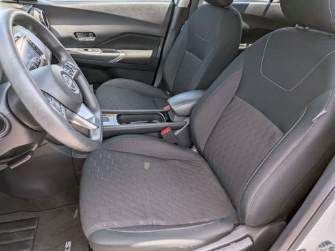 Used 2024 Nissan Kicks SV FWD image 25