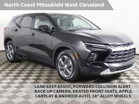 Used 2025 Chevrolet Blazer LT FWD image 1