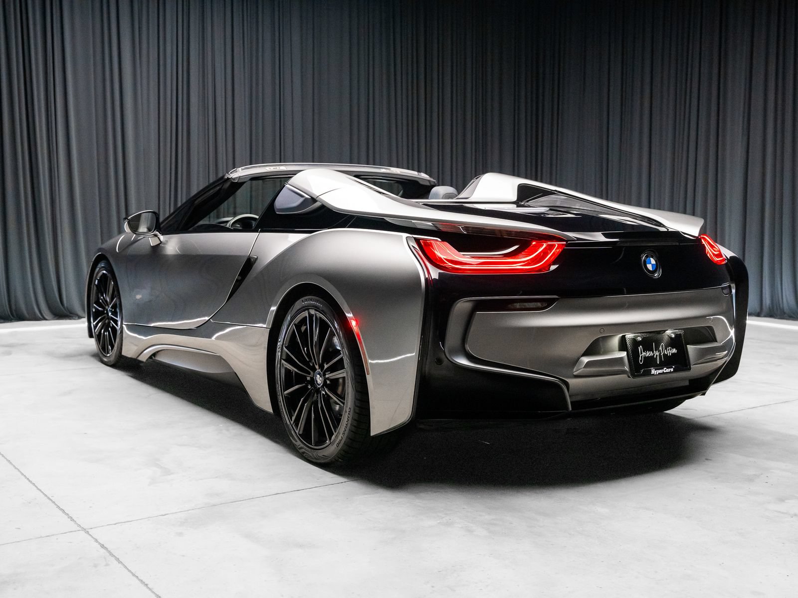 Used 2019 BMW i8 Roadster AWD/4WD image 13