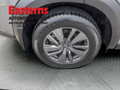 Used 2022 Nissan Pathfinder SV AWD/4WD image 12