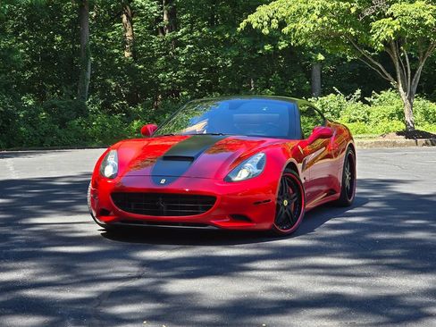 Used 2009 Ferrari California RWD image 9