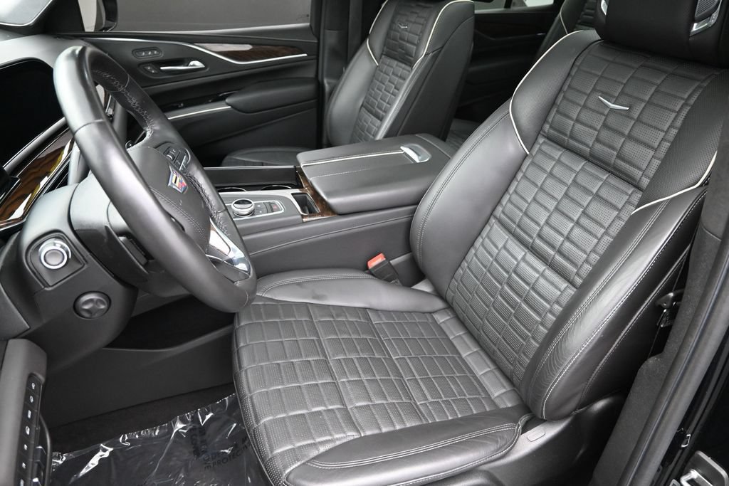 Used 2022 Cadillac Escalade Sport Platinum w/ LPO, ONYX Package AWD/4WD image 11