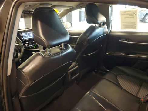 Used 2024 Toyota Camry SE image 11