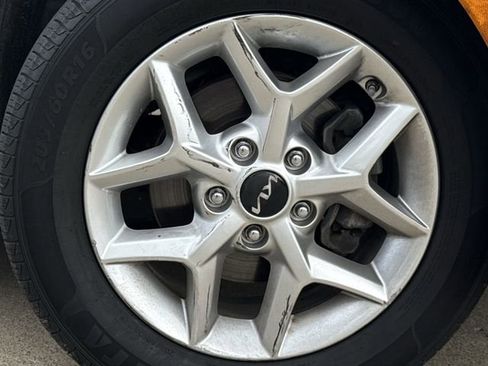 Used 2023 Kia Soul LX w/ Option Group 015 FWD image 9