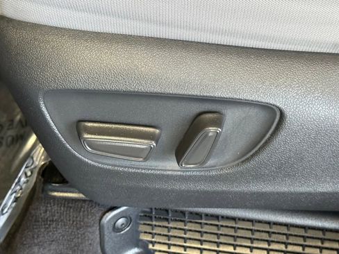 Used 2024 Toyota Sienna LE image 19