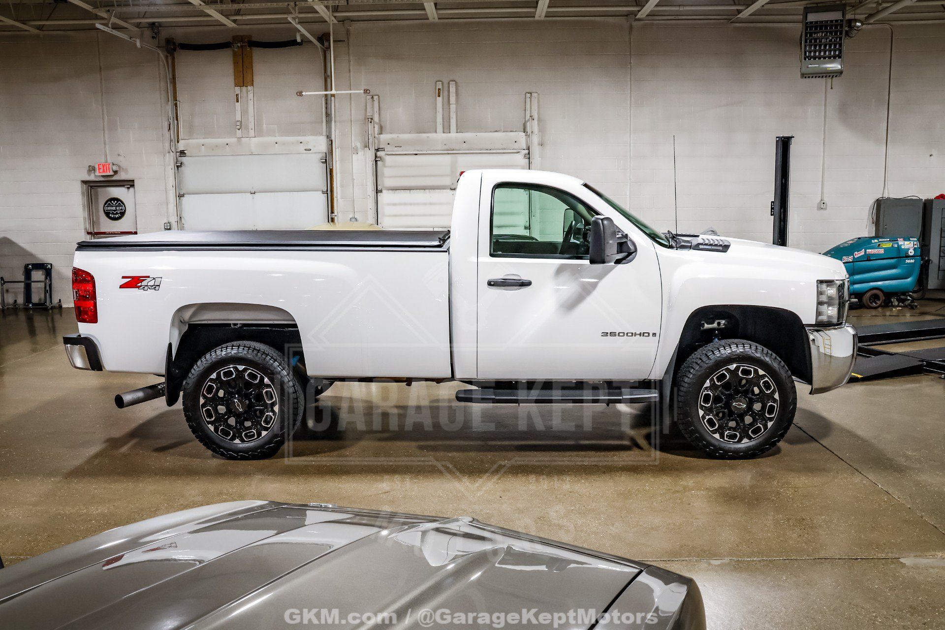 Used 2008 Chevrolet Silverado 3500 W/T AWD/4WD image 10