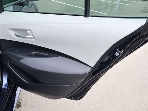 Used 2020 Toyota Corolla LE FWD image 14