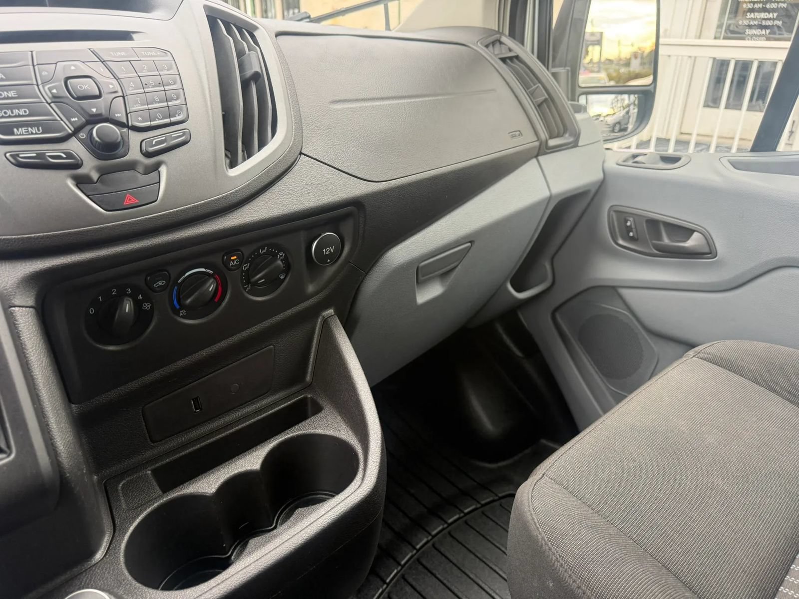 Used 2017 Ford Transit 350 XL RWD image 28