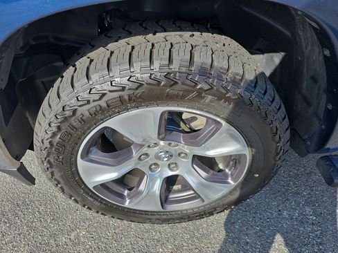 Used 2019 RAM 1500 Laramie AWD/4WD image 12