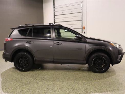Used 2018 Toyota RAV4 LE FWD image 11