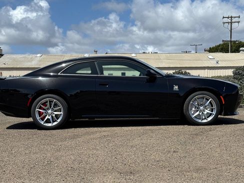 Used 2024 Dodge Charger Daytona Scat Pack w/ Plus Group AWD/4WD image 2