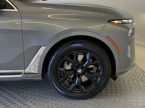 Certified 2025 BMW X7 xDrive40i image 11