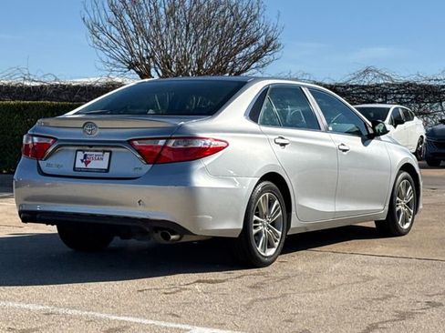 Used 2017 Toyota Camry SE image 9