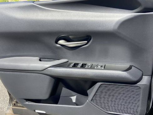 Used 2019 Lexus UX 200 w/ Premium Package FWD image 18