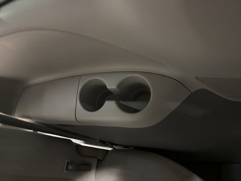 Used 2014 Toyota Sienna LE image 29