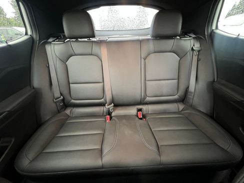 Used 2025 Buick Envista Sport Touring image 38