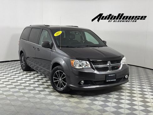 Used 2017 Dodge Grand Caravan SXT FWD image 1