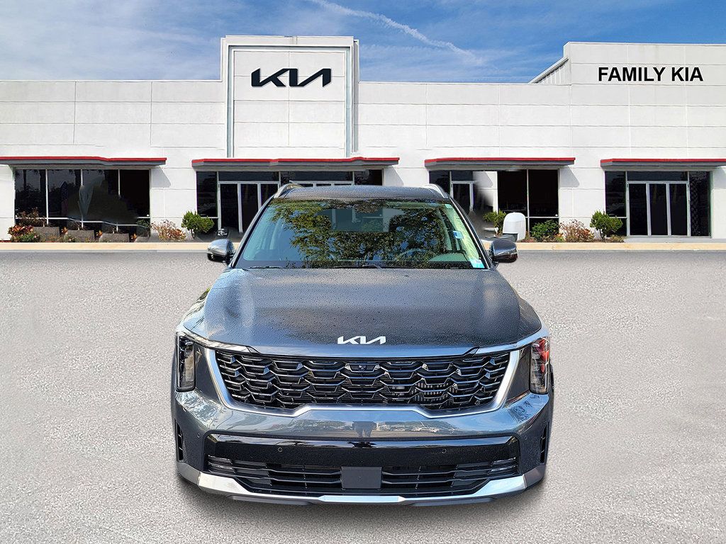 Certified 2025 Kia Sorento SX FWD image 2