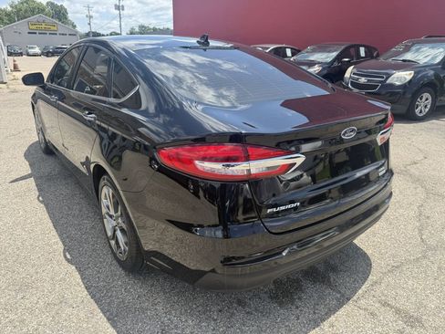Used 2020 Ford Fusion SEL image 3