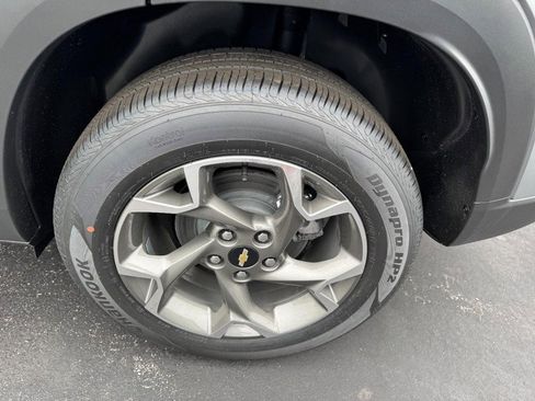 New 2026 Chevrolet Trax LT w/ LT Convenience Package FWD image 6