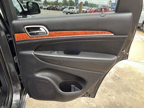 Used 2011 Jeep Grand Cherokee Overland AWD/4WD image 15