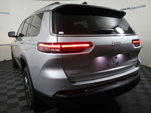 New 2025 Jeep Grand Cherokee L Limited image 10