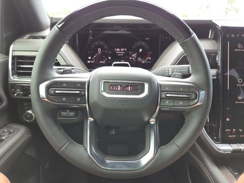 New 2026 GMC Yukon Elevation w/ LPO, Elevation Black Package AWD/4WD image 31