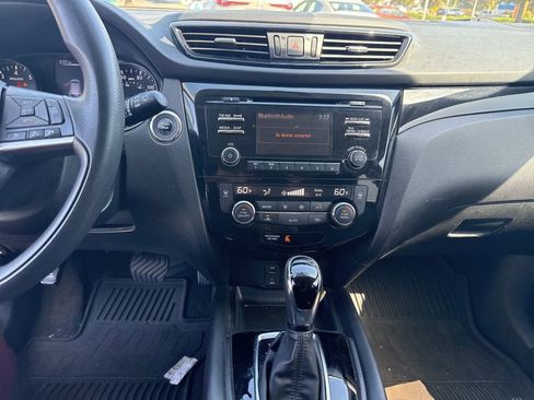 Used 2017 Nissan Rogue Sport SV image 13