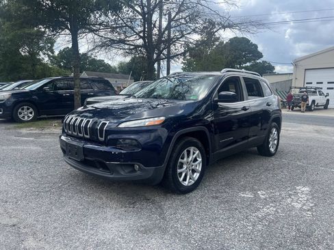 Used 2014 Jeep Cherokee Latitude FWD image 2