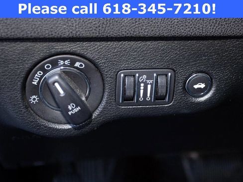 Used 2018 Chrysler 300 Touring L image 17