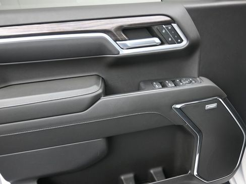 Used 2022 Chevrolet Silverado 1500 LTZ w/ Z71 Off-Road Package image 13