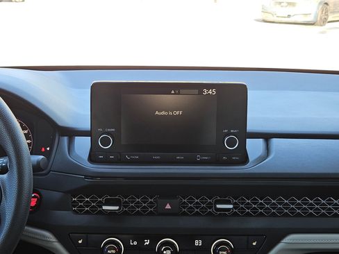 Used 2025 Honda Accord SE image 18