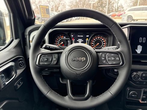New 2026 Jeep Gladiator Sport AWD/4WD image 15