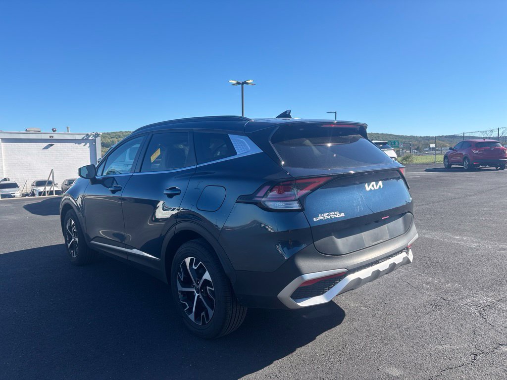 Used 2025 Kia Sportage EX AWD/4WD image 5