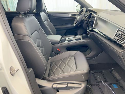 New 2026 Volkswagen Atlas Cross Sport SE image 29