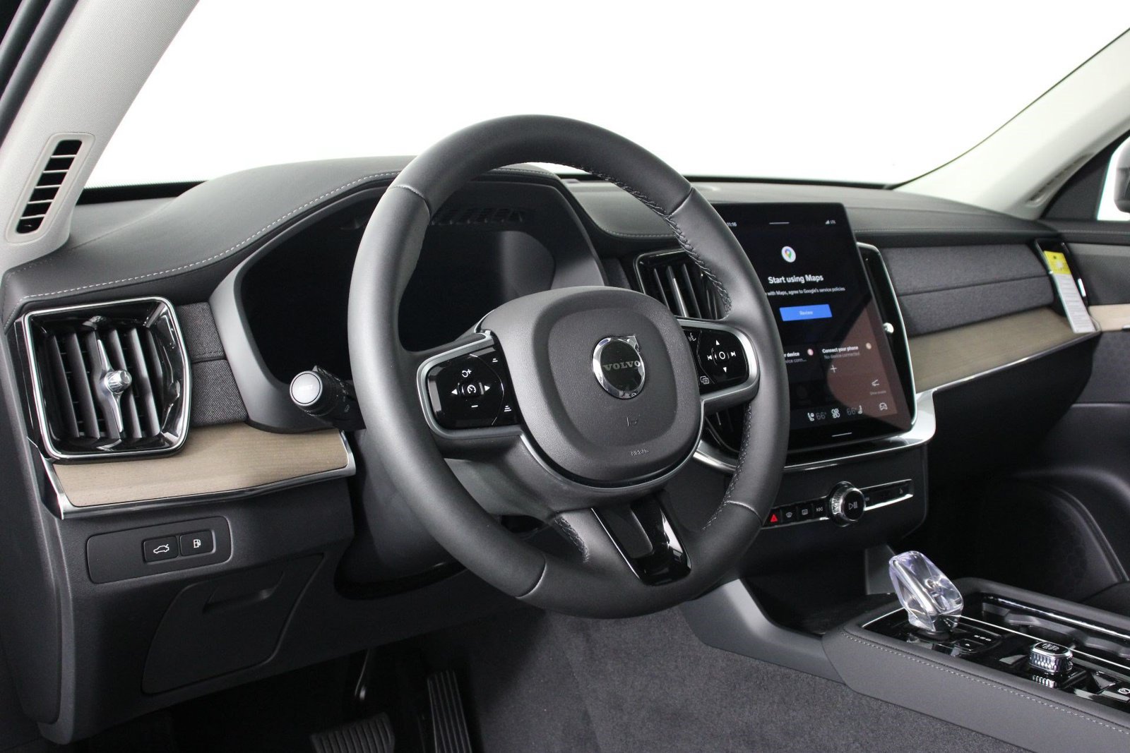 New 2026 Volvo XC90 T8 Plus AWD/4WD image 8
