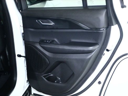 Used 2025 Jeep Grand Cherokee Altitude image 31