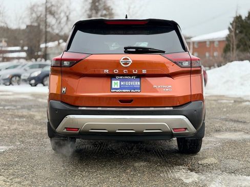 Used 2021 Nissan Rogue Platinum image 5