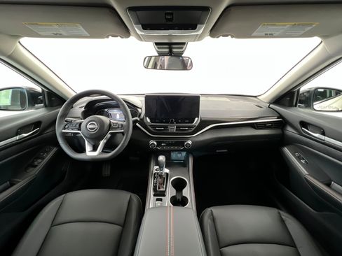 New 2026 Nissan Altima 2.5 SR image 9