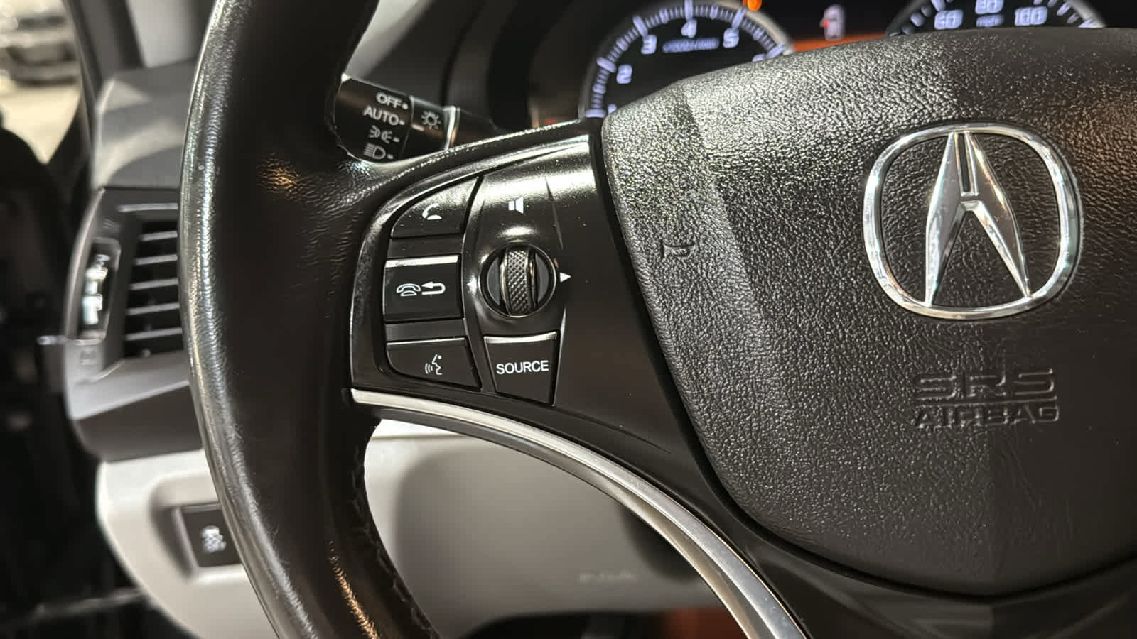 Used 2016 Acura MDX SH-AWD image 12