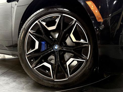 Used 2024 BMW iX xDrive50 w/ Sport Package AWD/4WD image 12