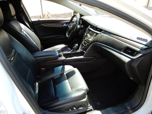 Used 2019 Cadillac XTS Luxury image 10