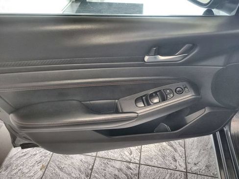 Used 2022 Nissan Altima 2.5 SR FWD image 13