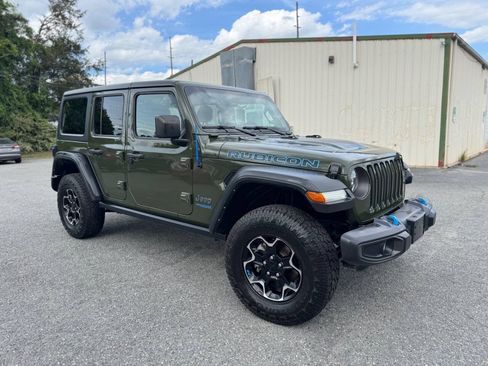 Used 2022 Jeep Wrangler Unlimited Rubicon 4xe w/ Cold Weather Group AWD/4WD image 3