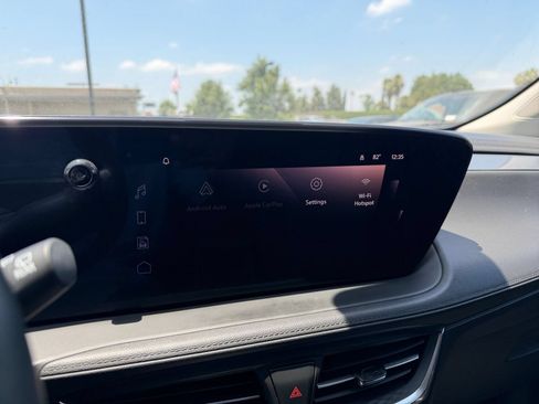 Used 2025 Buick Encore GX Preferred AWD/4WD image 20
