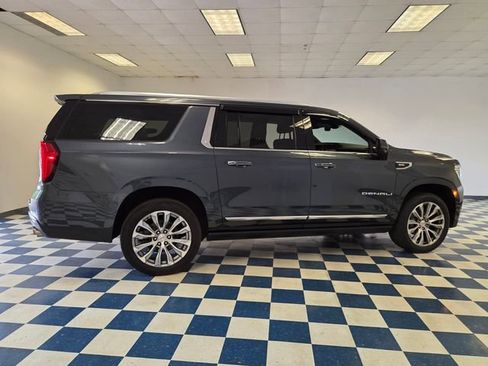 Used 2021 GMC Yukon XL Denali w/ Denali Premium Package AWD/4WD image 9